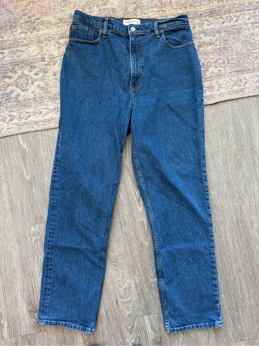Abercrombie Curve Love Ultra High Rise 90s Straight Jeans